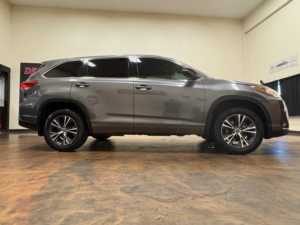 2018 Toyota Highlander Image 11