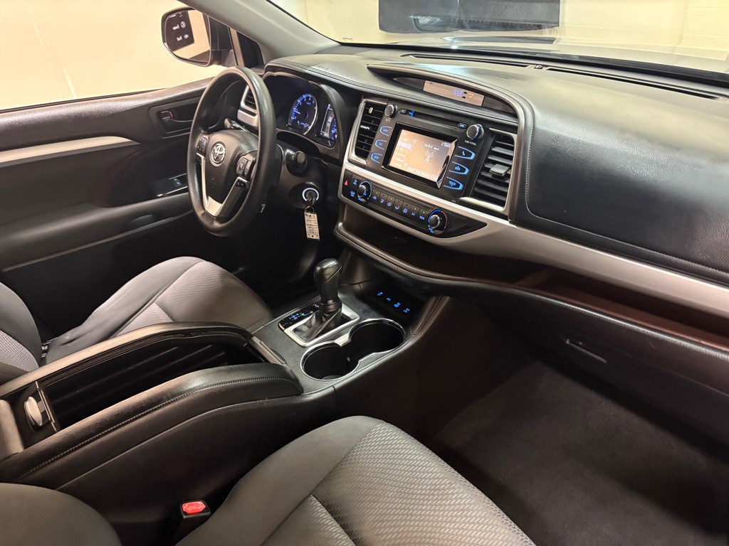2018 Toyota Highlander Image 14