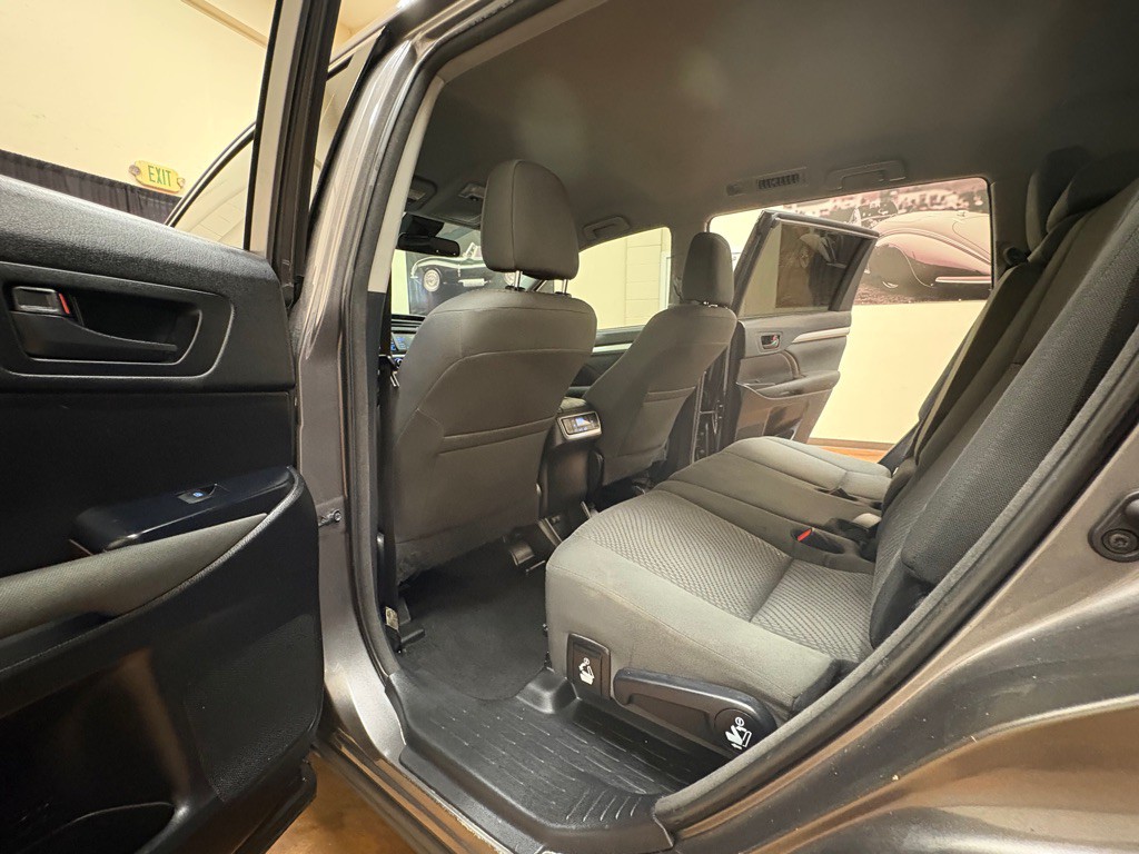 2018 Toyota Highlander Image 17