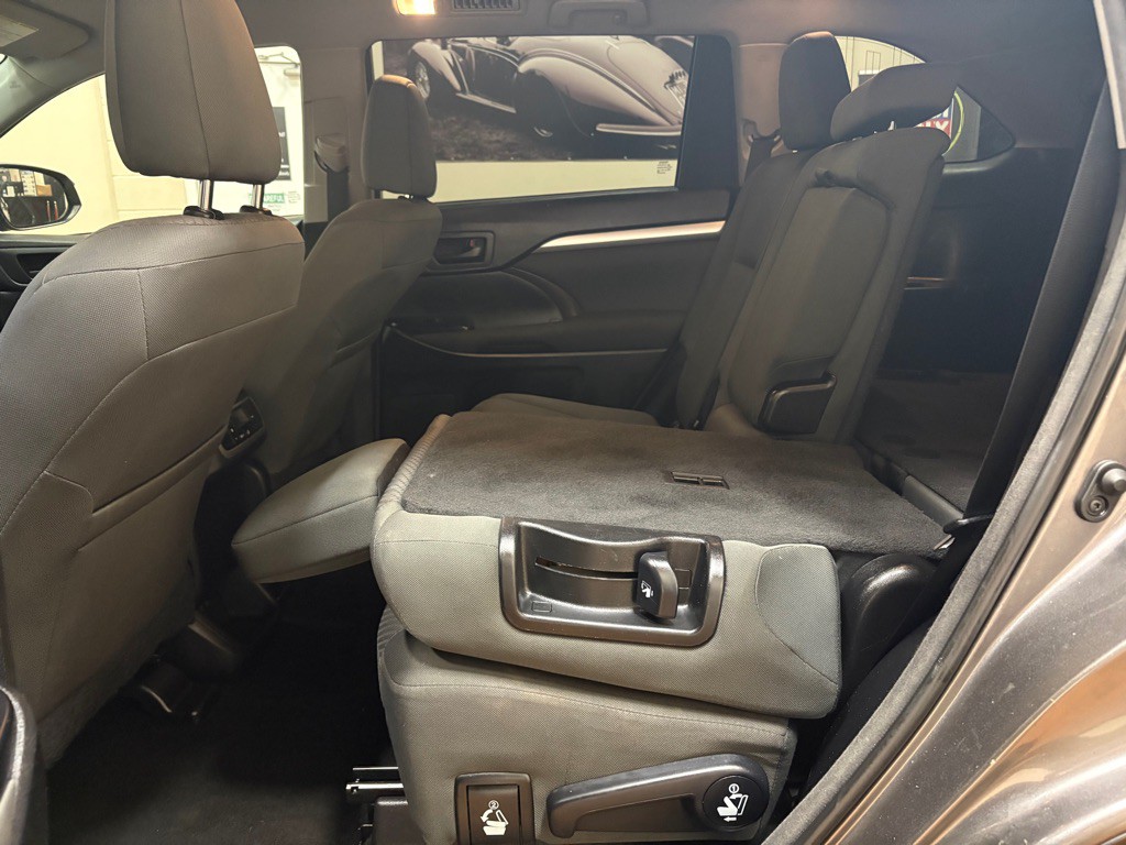 2018 Toyota Highlander Image 21