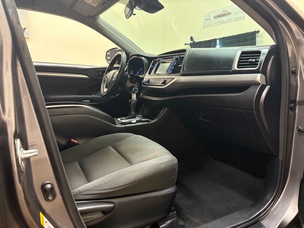 2018 Toyota Highlander Image 23