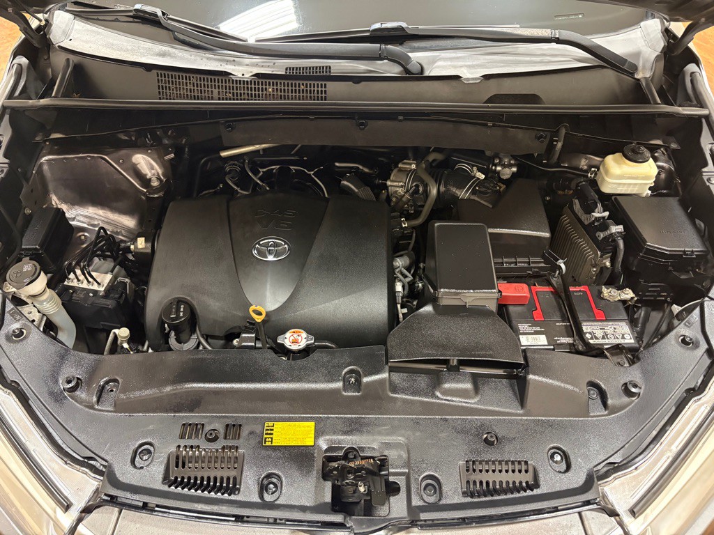 2018 Toyota Highlander Image 30