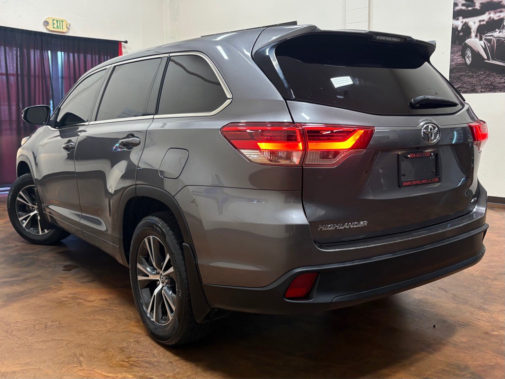 2018 Toyota Highlander Image 37