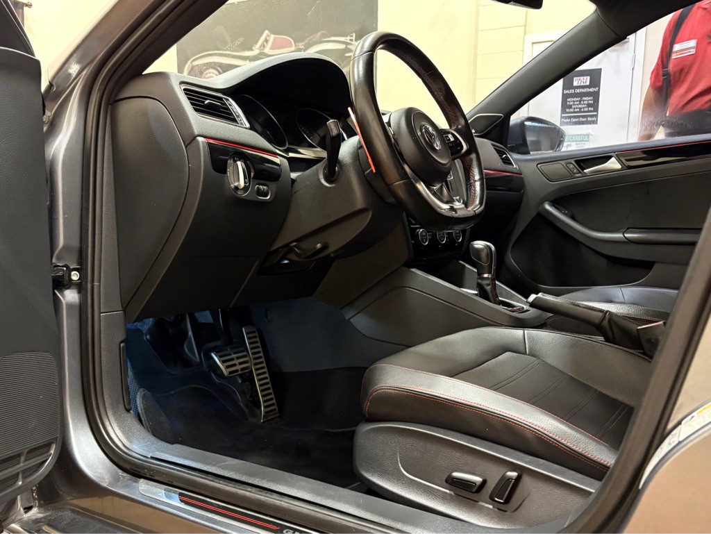2016 Volkswagen Jetta Image 12