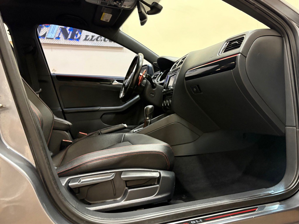 2016 Volkswagen Jetta Image 13