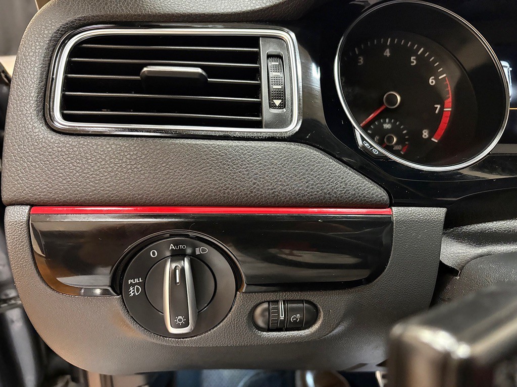 2016 Volkswagen Jetta Image 19
