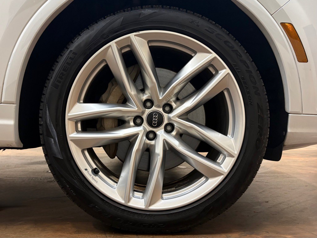 2018 Audi Q7 Image 11