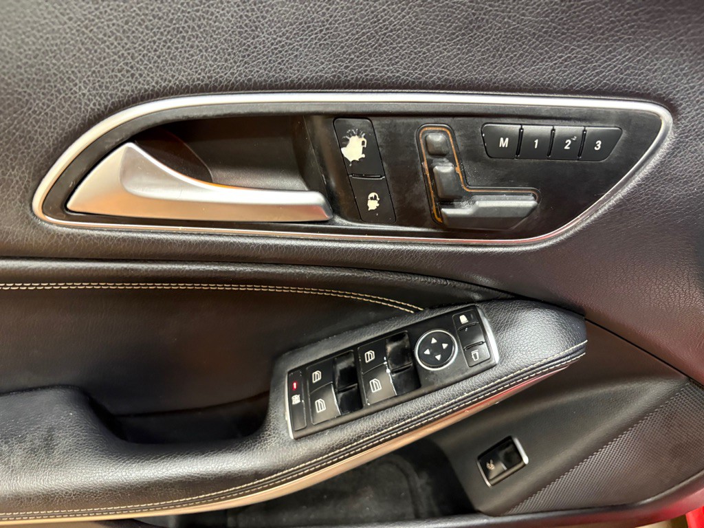 2015 Mercedes-Benz CLA-Class Image 16