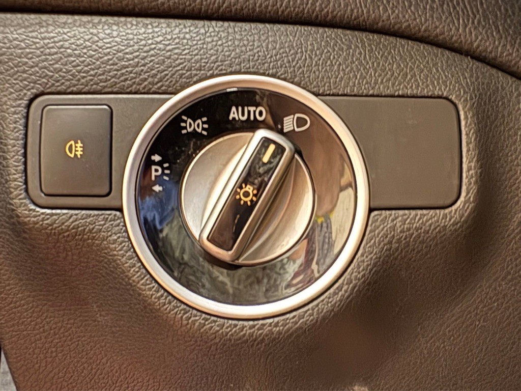 2015 Mercedes-Benz CLA-Class Image 17
