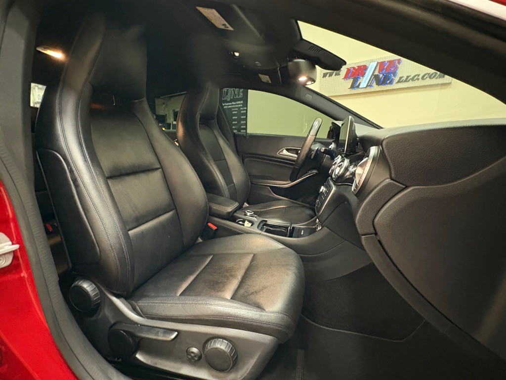 2015 Mercedes-Benz CLA-Class Image 29