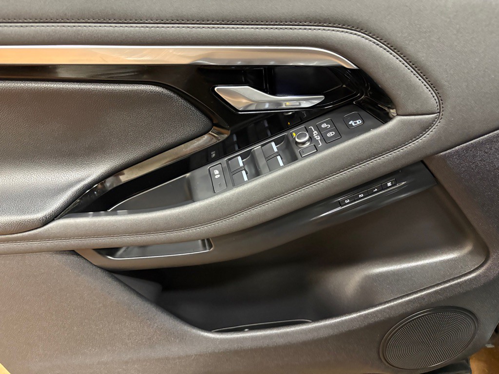 2020 Land Rover Range Rover Evoque Image 23