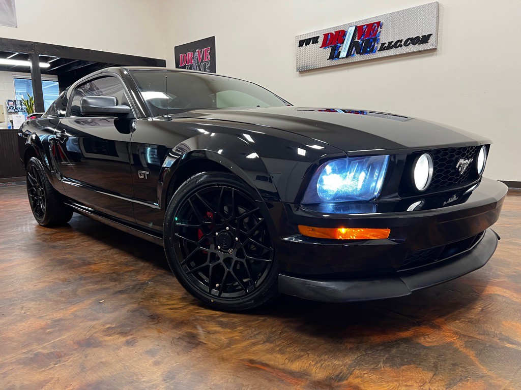 2006 Ford Mustang Image 1