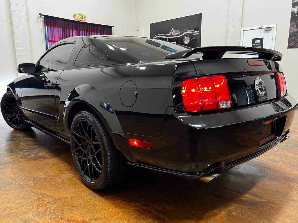 2006 Ford Mustang Image 2