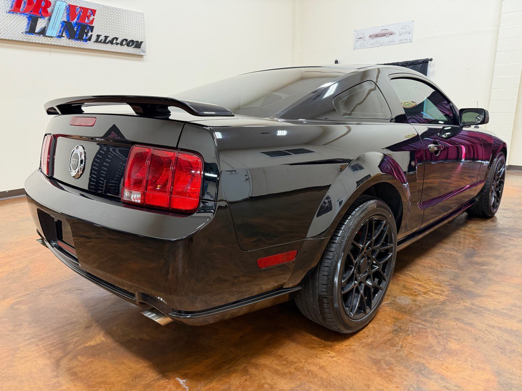 2006 Ford Mustang Image 9