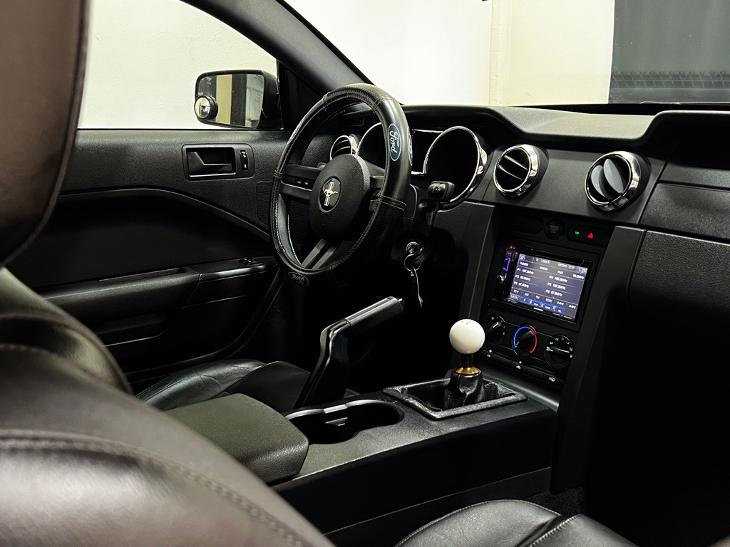 2006 Ford Mustang Image 12