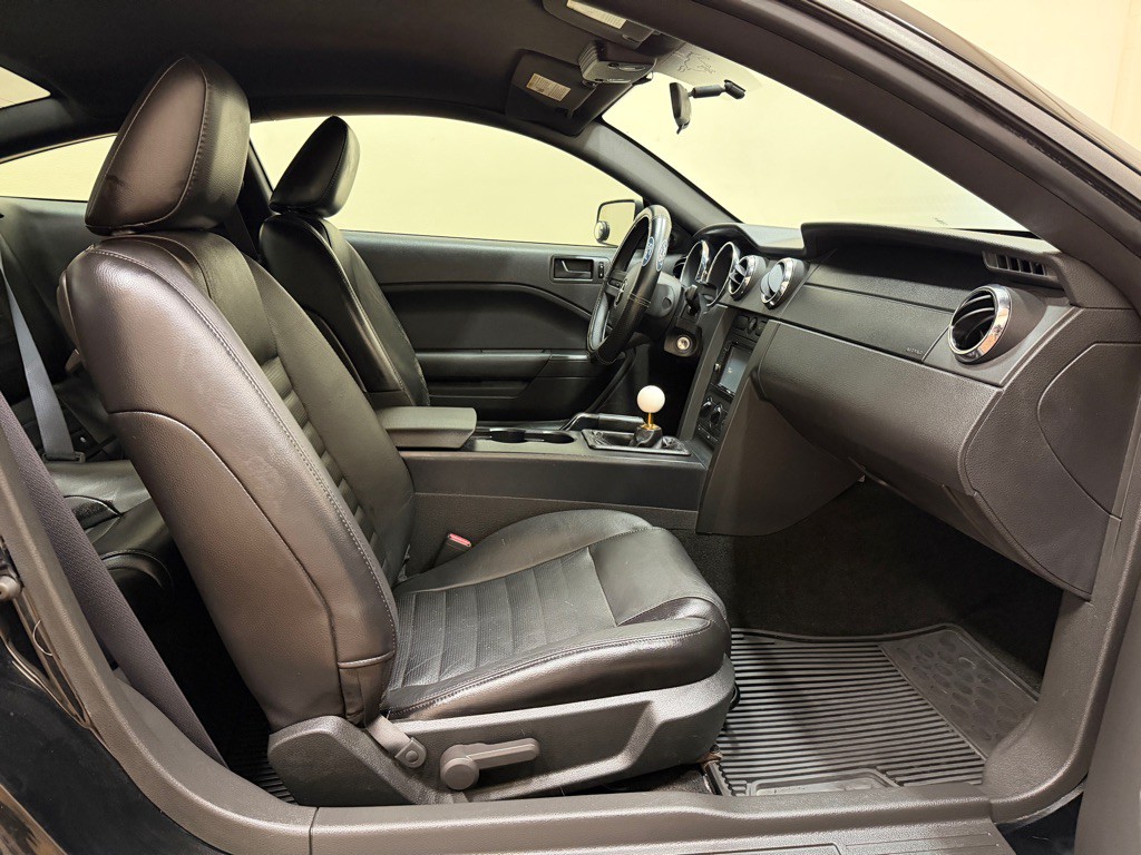 2006 Ford Mustang Image 21