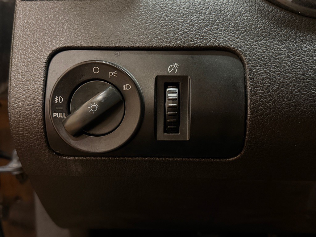 2006 Ford Mustang Image 30