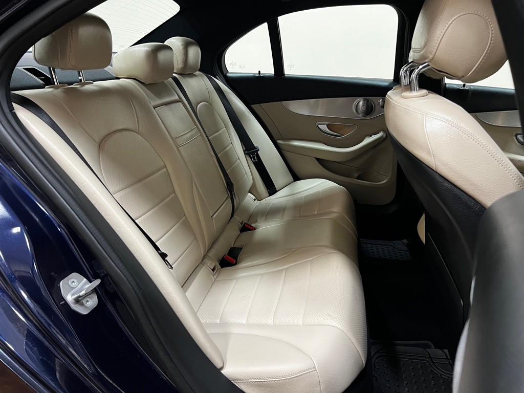2018 Mercedes-Benz C-Class Image 19