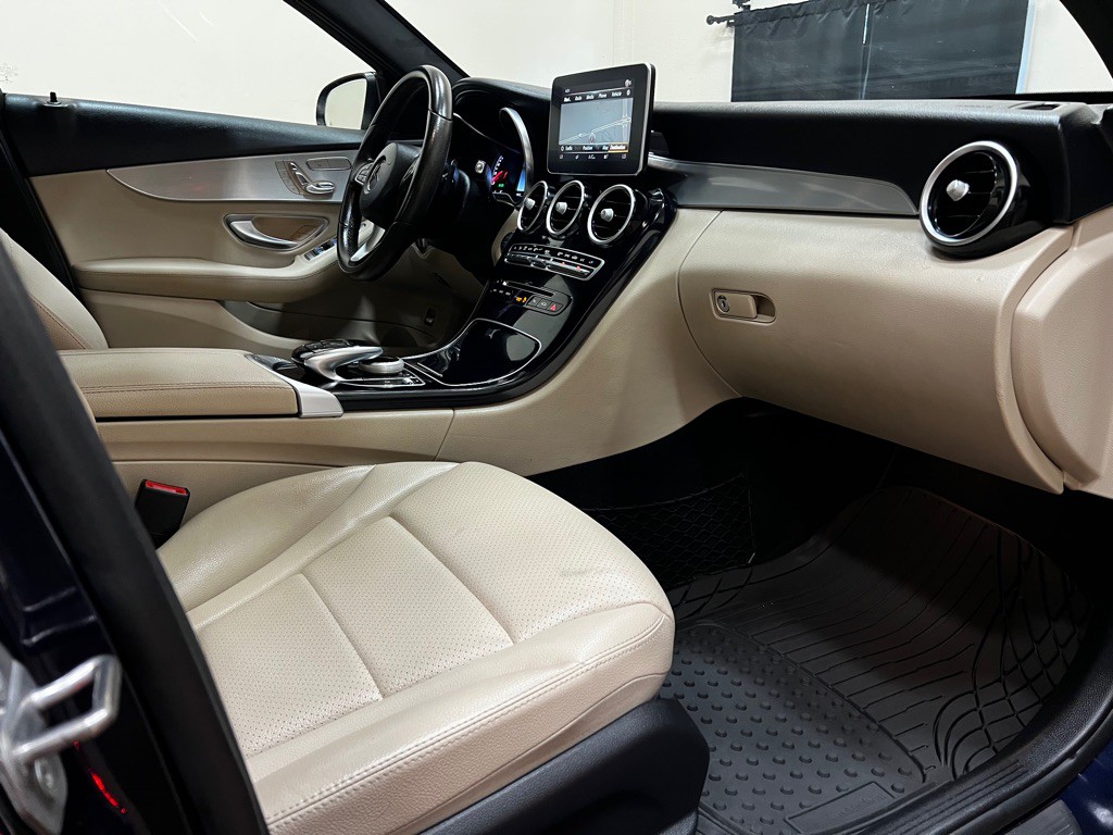 2018 Mercedes-Benz C-Class Image 23