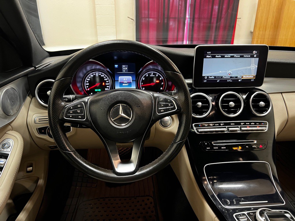 2018 Mercedes-Benz C-Class Image 24