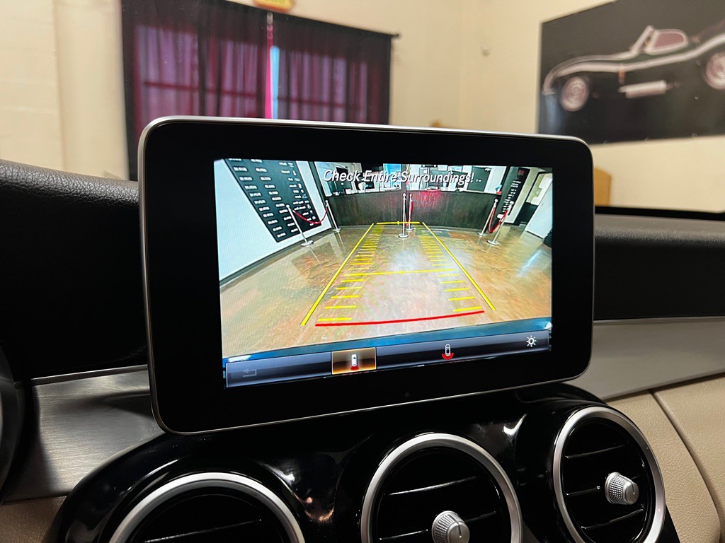 2018 Mercedes-Benz C-Class Image 32