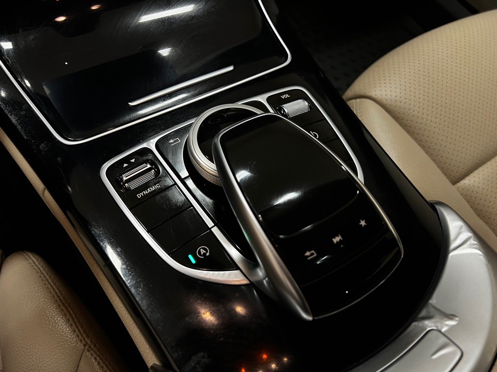 2018 Mercedes-Benz C-Class Image 34