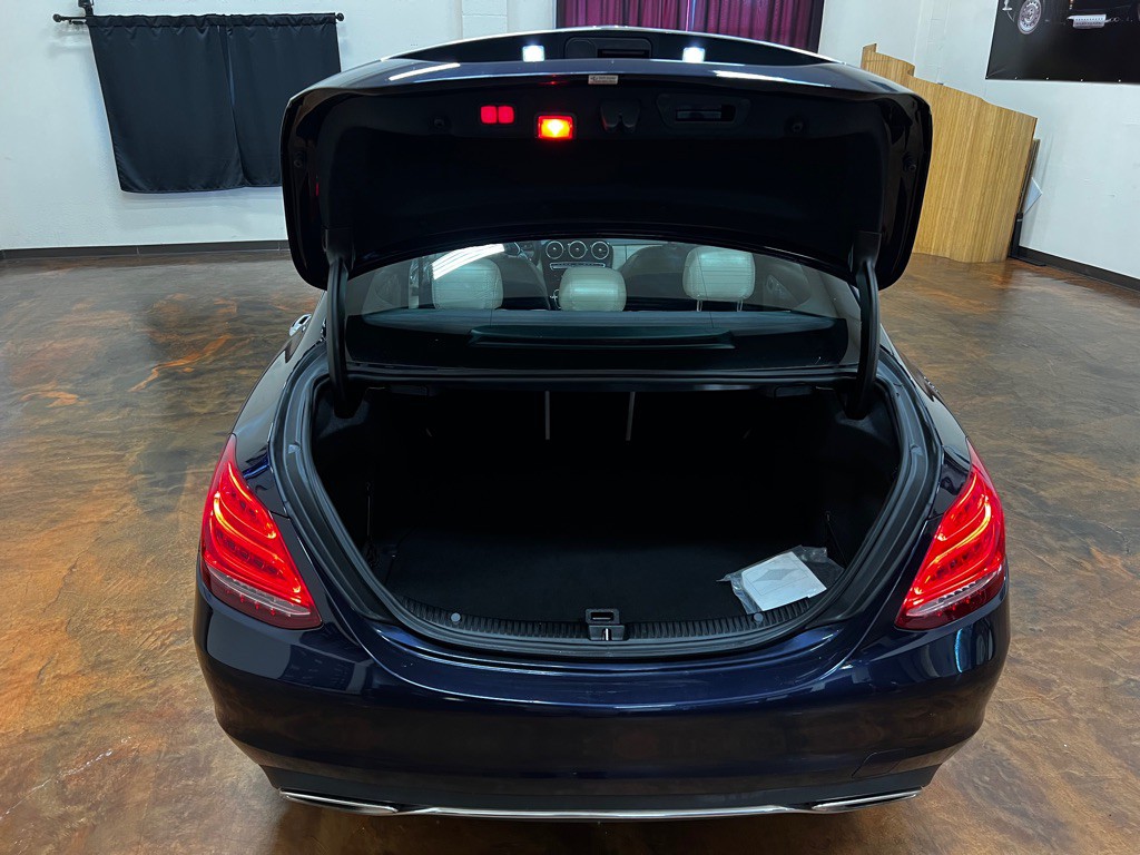 2018 Mercedes-Benz C-Class Image 46