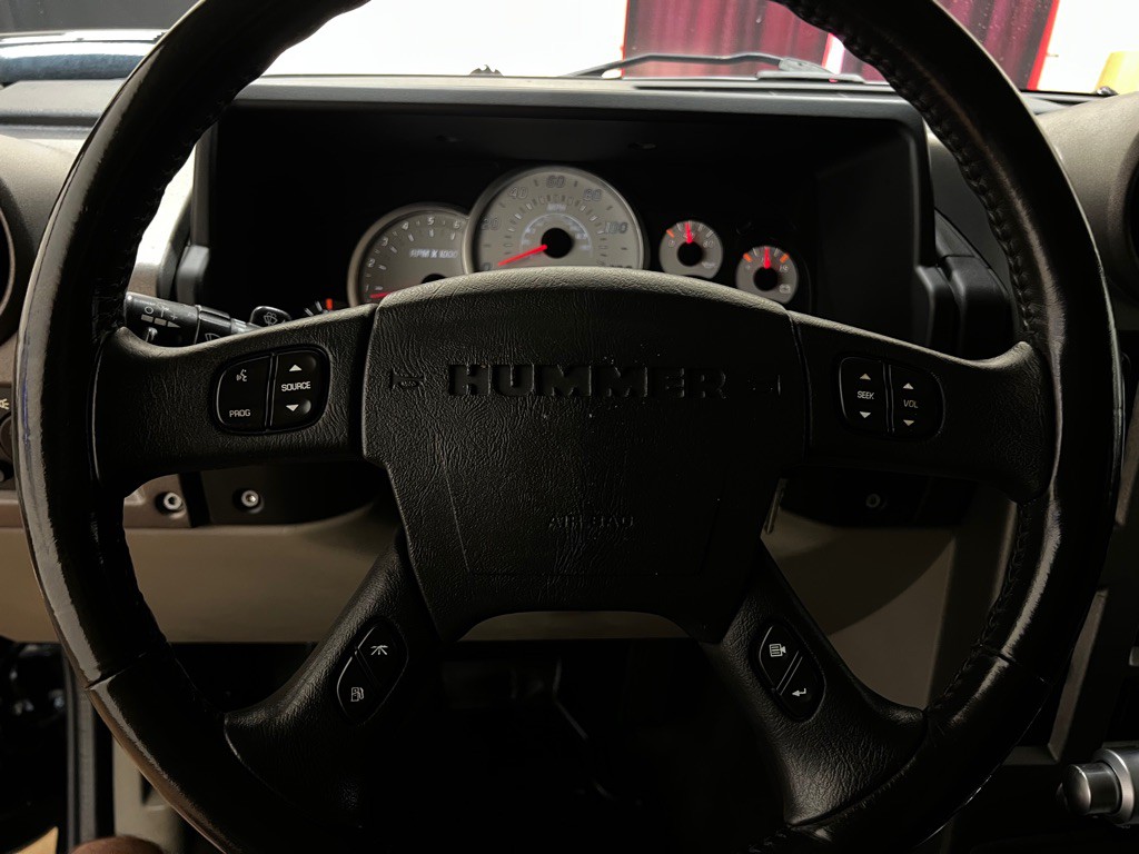 2003 HUMMER H2 Image 25