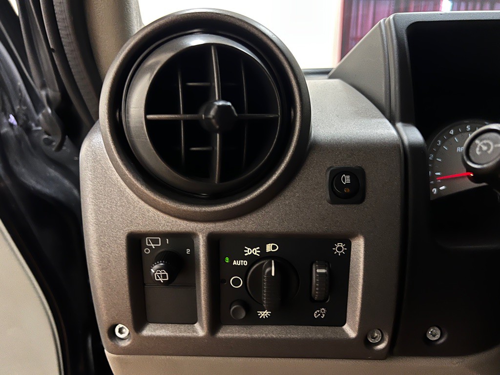 2003 HUMMER H2 Image 27
