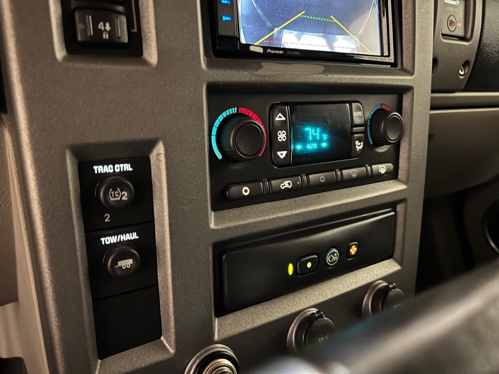 2003 HUMMER H2 Image 35