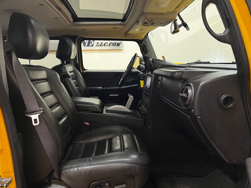 2006 HUMMER H2 Image 23