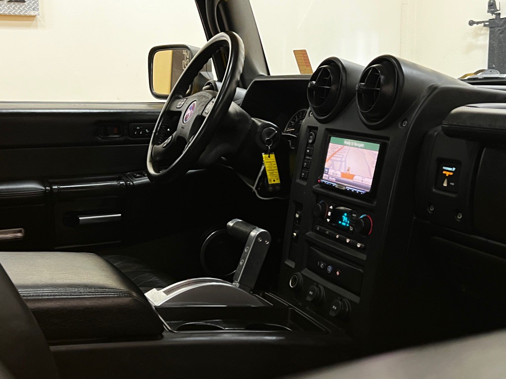 2006 HUMMER H2 Image 25
