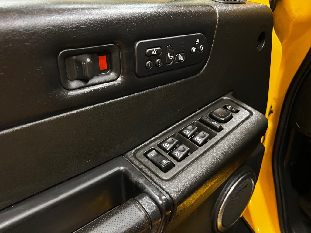 2006 HUMMER H2 Image 29