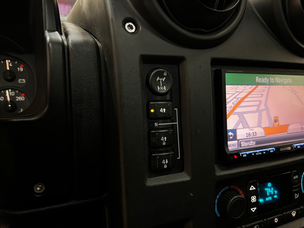 2006 HUMMER H2 Image 34