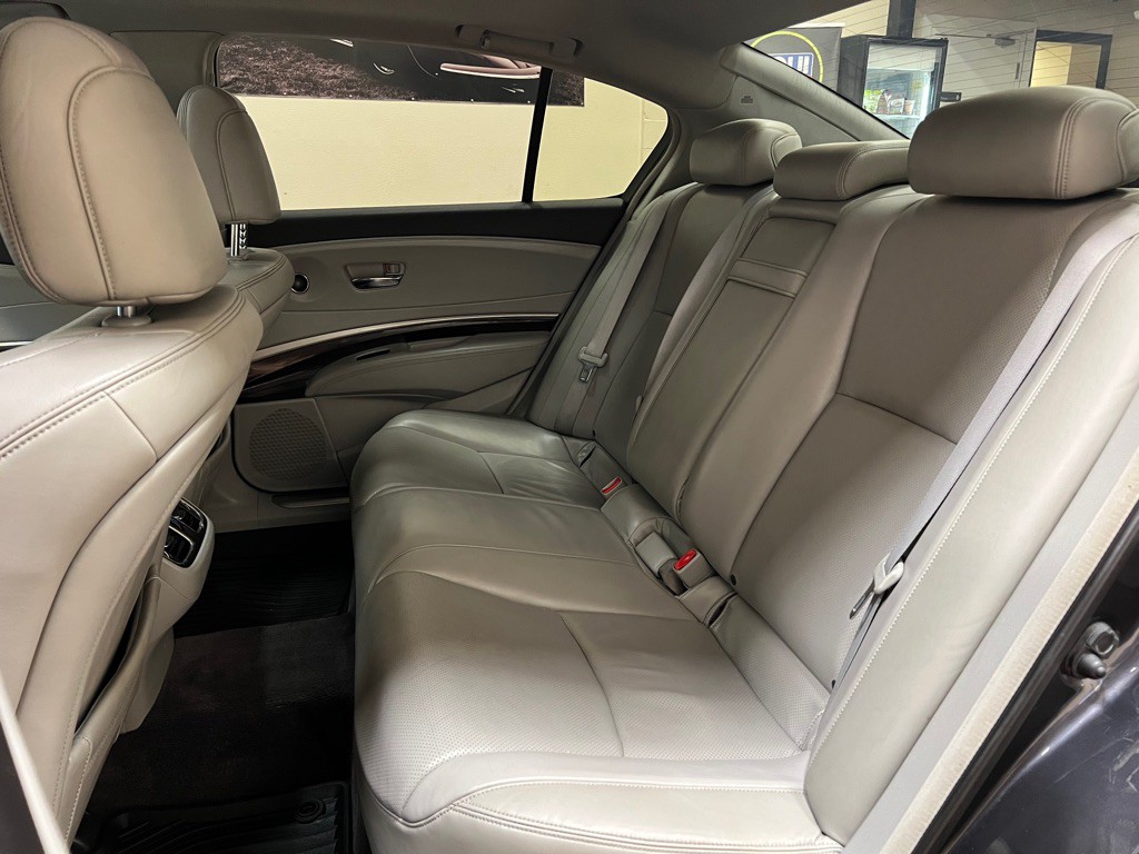 2014 Acura RLX Image 16
