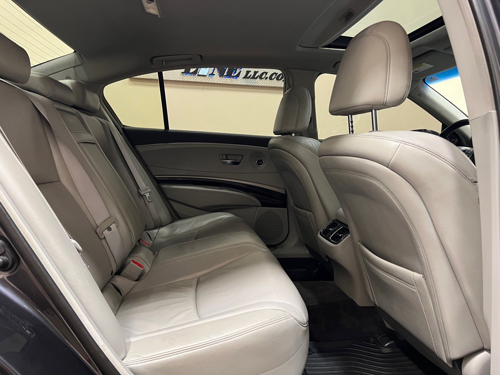 2014 Acura RLX Image 18