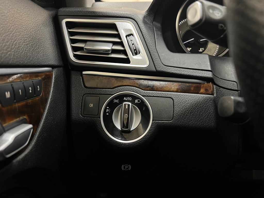2014 Mercedes-Benz E-Class Image 32