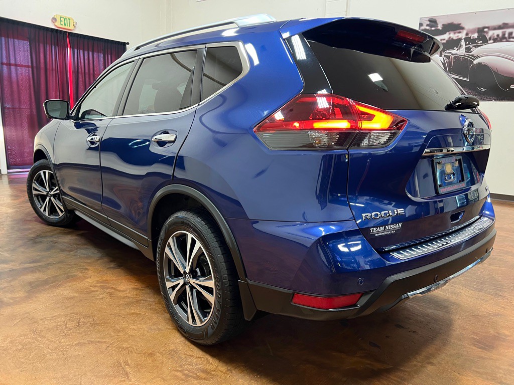 2019 Nissan Rogue Image 2