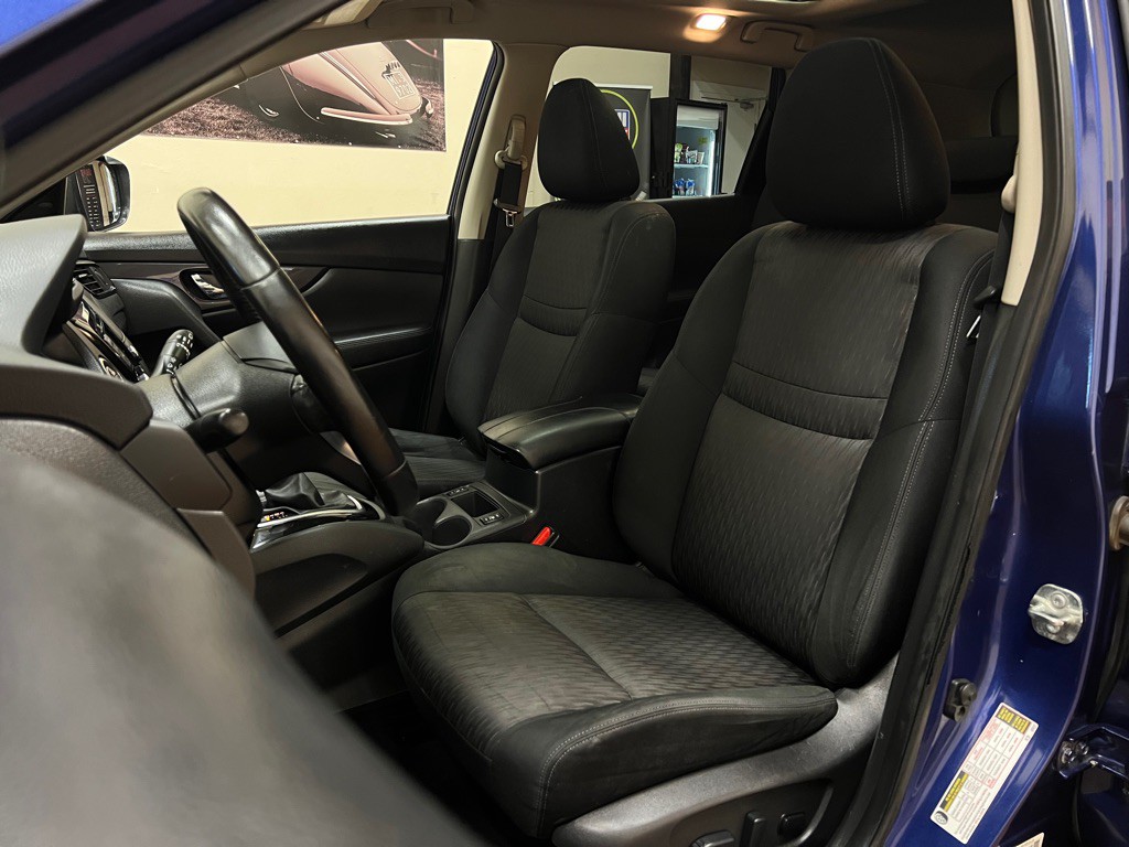 2019 Nissan Rogue Image 16