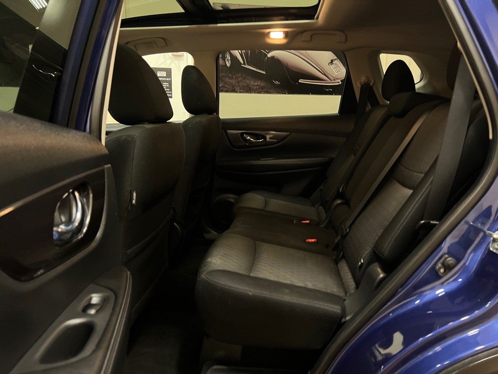 2019 Nissan Rogue Image 17