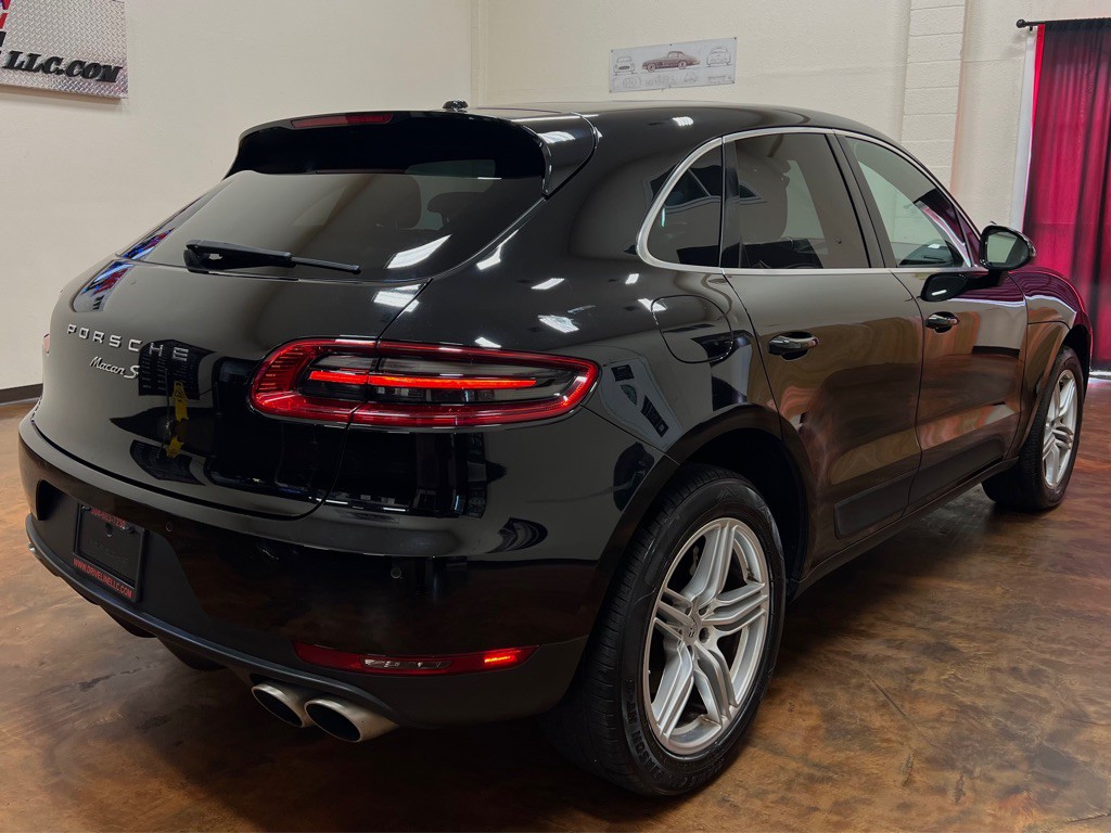 2015 Porsche Macan Image 9