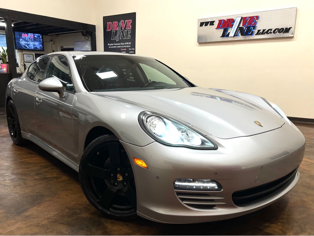2011 Porsche Panamera Image 1