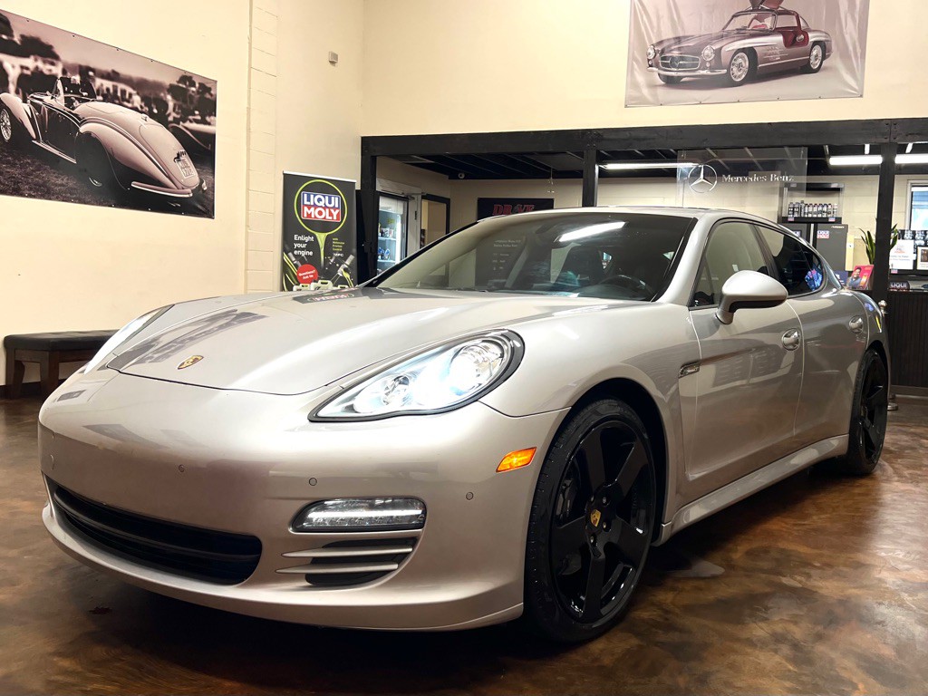 2011 Porsche Panamera Image 5