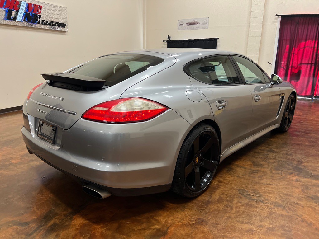 2011 Porsche Panamera Image 9