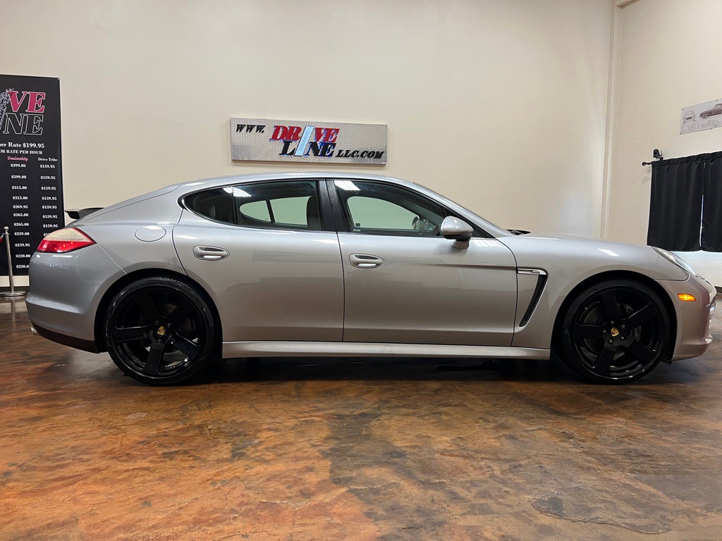 2011 Porsche Panamera Image 10