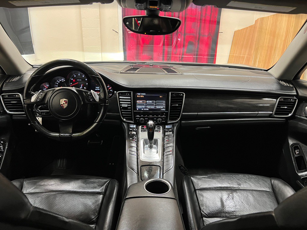 2011 Porsche Panamera Image 12
