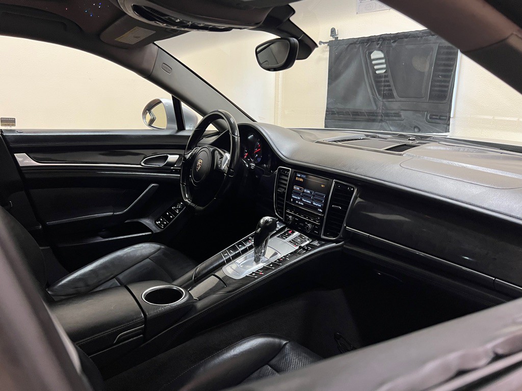 2011 Porsche Panamera Image 13