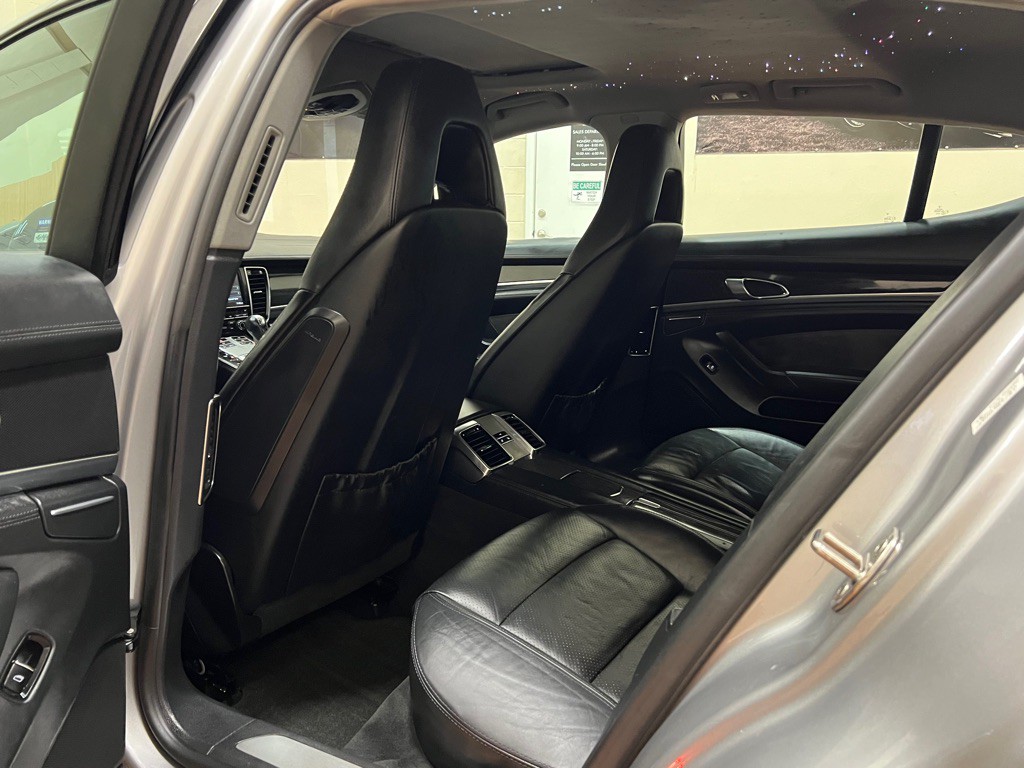 2011 Porsche Panamera Image 17