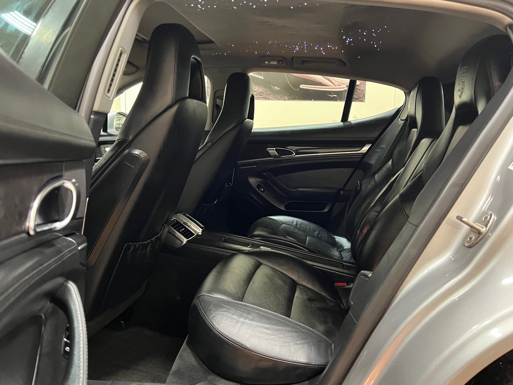 2011 Porsche Panamera Image 18