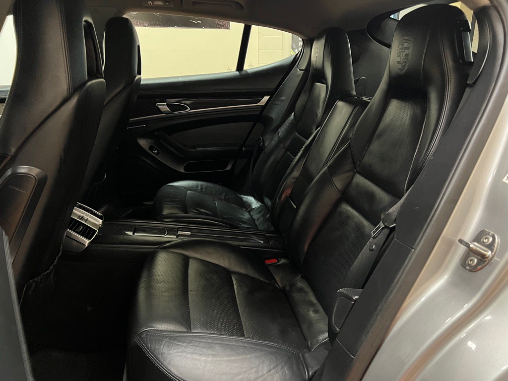 2011 Porsche Panamera Image 19